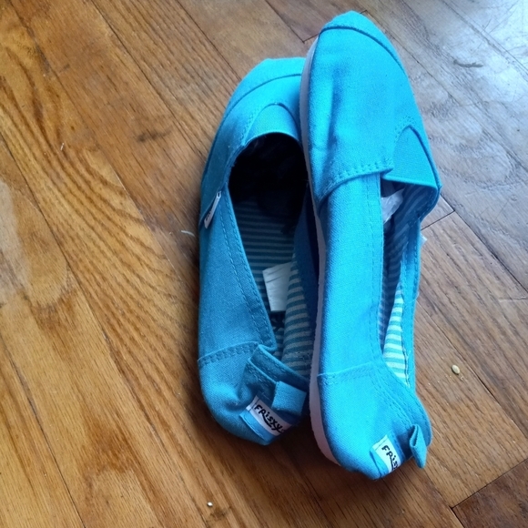 Women’s Bleu canvas Flat slip on Size 8 in Excellent Used Condition - Picture 7 of 8